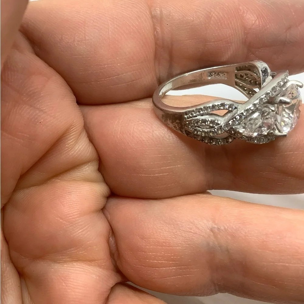 Sterling silver Cubic zirconia ring